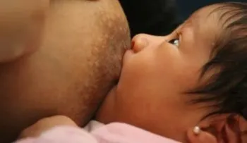 Amamantar no es tan fácil, aunque la madre quiera hacerlo