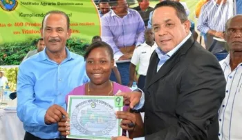 436 parceleros de Yamasá reciben títulos de propiedad
