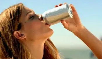 5 razones por las que tomar refresco causa artritis