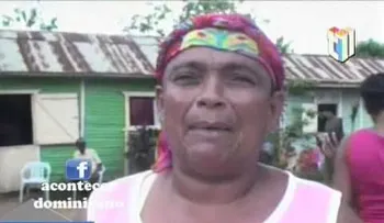 Hombre le cae a machetazos a su mujer, le saca los intestinos y la deja grave