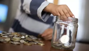 Economía conductual explica por qué a los dominicanos les cuesta tanto ahorrar