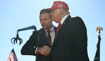 EE. UU. listo para lanzar ataques de gran escala contra Irán si Trump lo ordena, según funcionarios