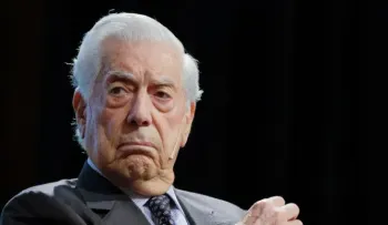 Vargas Llosa espera que la victoria de Petro sea "un accidente enmendable y corregible"