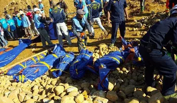 Más de 100 muertos en un deslizamiento de tierra en Myanmar