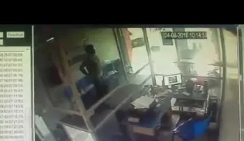 Ladrón entra a robar sin saber quién estaba entre las víctimas