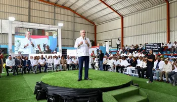 Abinader inicia titulación en Monte Plata con 1,400 certificados