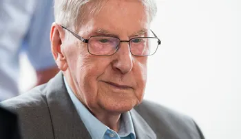 Condenan a cinco años de prisión a un exguardia de Auschwitz