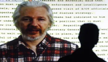 ¿El gobierno ecuatoriano vigila a Julian Assange?