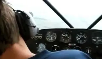 Un piloto se desmaya en pleno vuelo generando un pánico..... (VIDEO)