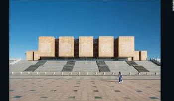 Las maravillas arquitectónicas abandonadas en la mayor ciudad fantasma china
