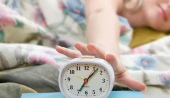 Por qué deberías levantarte cuando suena la alarma