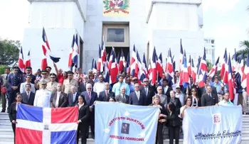 Pérez Saviñón llama a nueva generación revertir deterioro afecta la sociedad dominicana