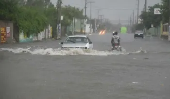 Lluvias seguirán próximas 48 horas; aumentan alerta para 6 provincias; un frente frío por la madrugada