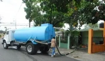 Gobierno gastará RD$10 MM para llevar agua gratis a la población en Semana Santa 