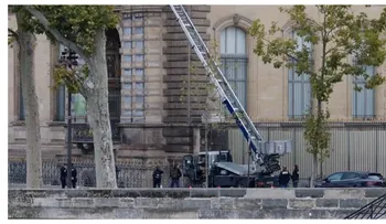 Detienen a cinco sospechosos más del robo en el Louvre