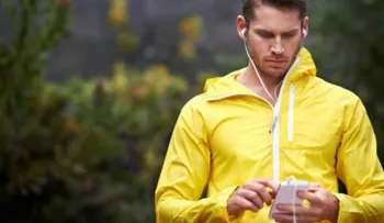 La música que tienes que escuchar mientras corres si quieres mejorar tu cuerpo
