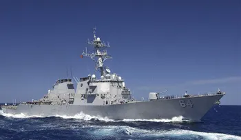 El destructor Carney de EE.UU. vigila al crucero Moskvá frente a las costas de Siria