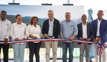 Abinader inaugura carreteras Vallejuelo-Batista, Vallejuelo-Río Arriba Sur y Los Arroyos-Sabaneta