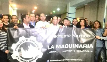 La Maquinaria juramenta en NY equipo campaña pro reelección