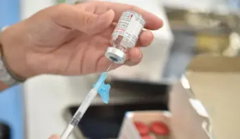 Vacunas Dosis refuerzo de Moderna son efectivas para variantes nuevas como la Delta