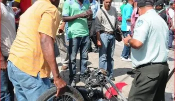 Motorista muere tras ser impactado por un camión 