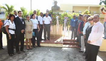 Con diversos actos, conmemoran el Día de la Constitución en Barahona