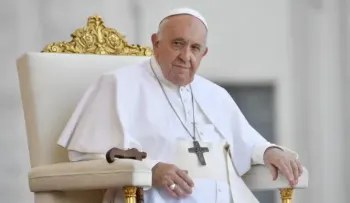 El papa pide "ensuciarse las manos para hacer el bien" contra las guerras