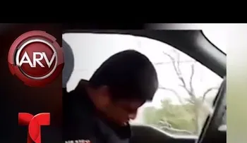 Graban policías con tremendo jumo