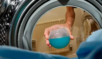Agrega esto al agua de tu lavadora y ¡las manchas desaparecerán como por arte de magia!