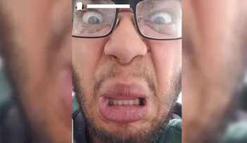 Un hombre roba un teléfono y publica una selfie en las redes de la víctima