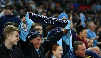 Manchester City es campeón de Inglaterra gracias al Manchester United