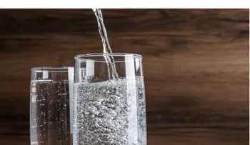 ¿Puede una persona con Helicobacter pylori tomar agua con gas?