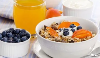 ¿Por qué después del desayuno reaparece el hambre? 