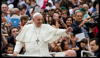 El Papa Francisco es impredecible, dice su encargada de seguridad
