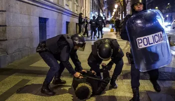 MADRID: Embajada RD lamenta trifulca con policías.