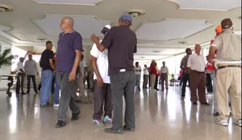 Empleados cabildo de Santiago reclaman pago de salario