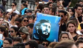 Con esperanzas y dudas, los cubanos encaran futuro sin Fidel 