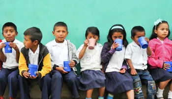 La UNESCO advierte que número de niñas no escolarizadas en el mundo duplica al de niños