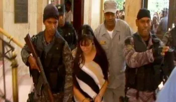 30 años  para mujer mató esposo junto a amante