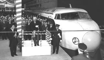 El tren bala japonés cumple 50 años 