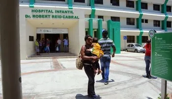 Empleados del Robert Reid piden destitución de la administradora