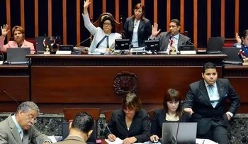 Senado aprueba US$656 MM para plantas a carbón