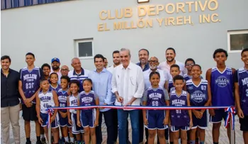 Abinader entrega remozado Club Deportivo El Millón Yireh
