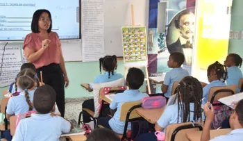 Educación destaca que cuenta con 192 mil docentes calificados en los niveles inicial, primario y secundario