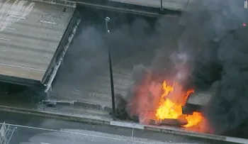 Se derrumba sección elevada de una autovía en Atlanta