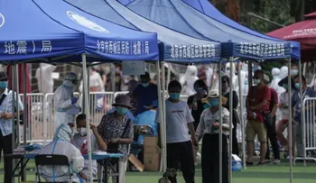 Pekín amplía restricciones ante el temor a una propagación masiva del brote