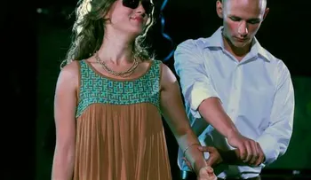 Mujer en silla de rueda dice ha recibido 5 pelas de su marido este mes 