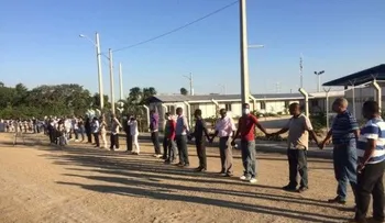 Poder Ciudadano realiza cadena humana frente proyecto Punta Catalina
