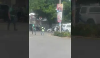 Policías ejecutan a dos hombres en Mao (VIDEO)