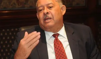 Alcalde denuncia distribuidora corta energía eléctrica a alumbrado público de Boca Chica